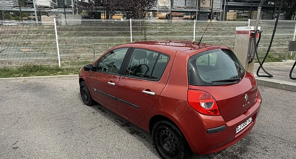 location-RENAULT-Poisy-roadstr