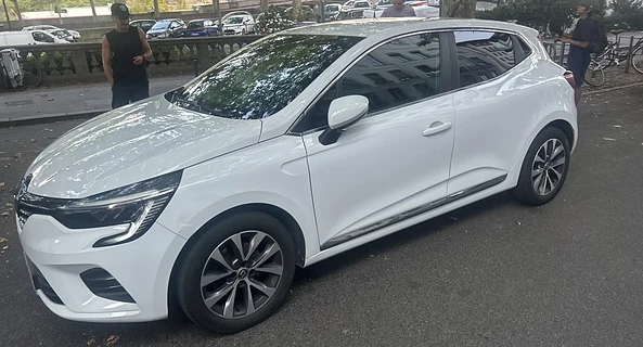 location-RENAULT-Vaulx-en-Velin-roadstr