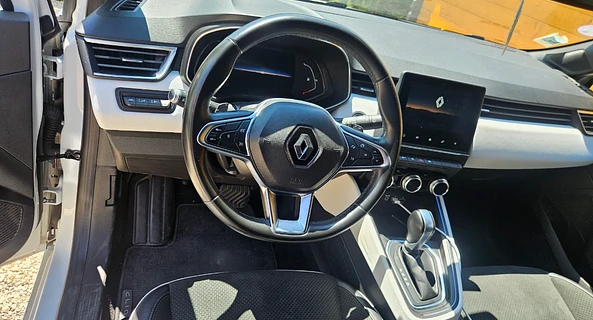 location-RENAULT-Vaulx-en-Velin-roadstr