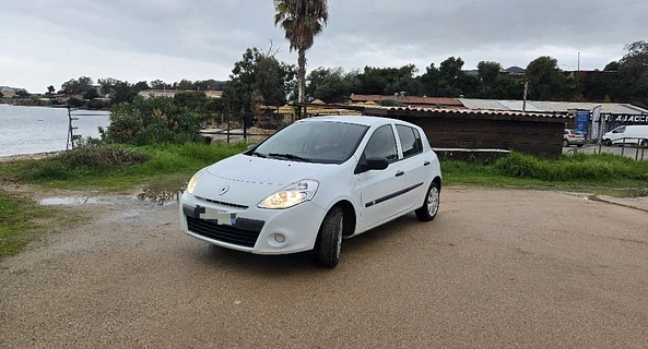 location-RENAULT-Ajaccio-roadstr