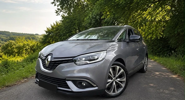 location-RENAULT-Villeurbanne-roadstr