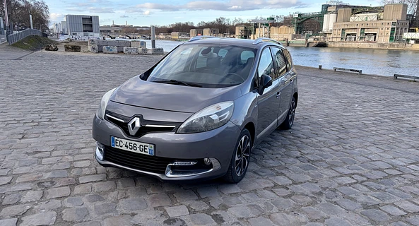 location-RENAULT-Paris-roadstr
