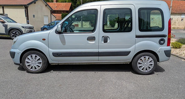 location-RENAULT-Hémévillers-roadstr