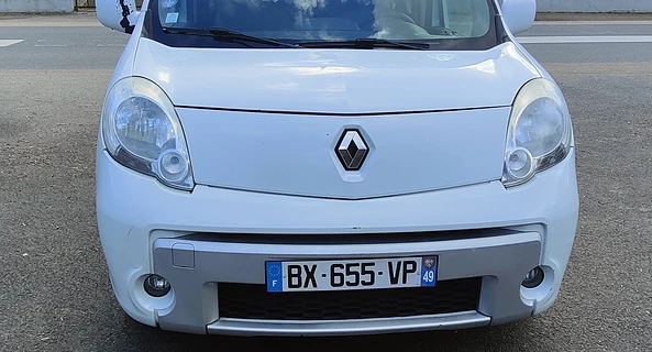 location-RENAULT-Saumur-roadstr