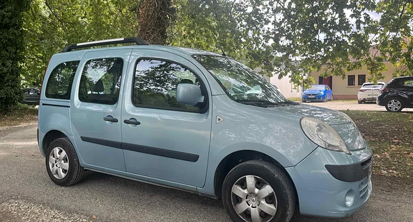 location-RENAULT-Trélissac-roadstr