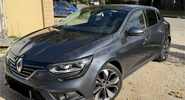location-RENAULT-Aubignan-roadstr