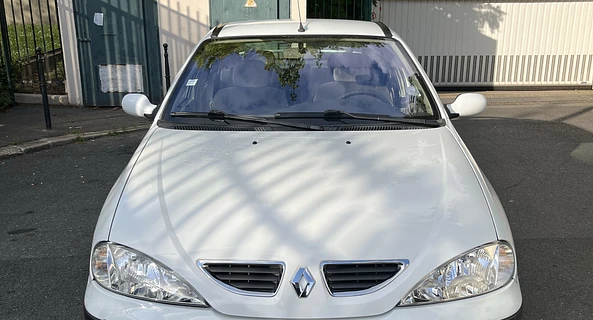 location-RENAULT-Clichy-roadstr