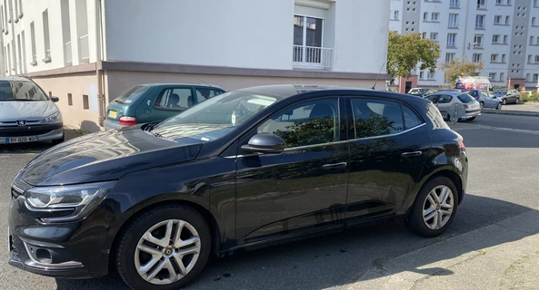 location-RENAULT-Brest-roadstr