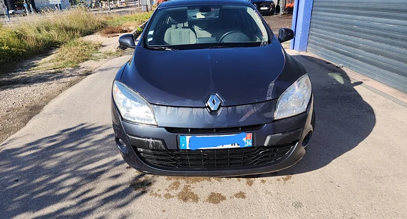 location-RENAULT-Millau-roadstr