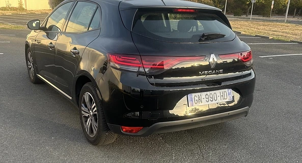 location-RENAULT-Saint-Jean-de-la-Ruelle-roadstr