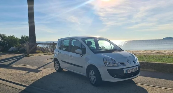 location-RENAULT-Hyères-roadstr