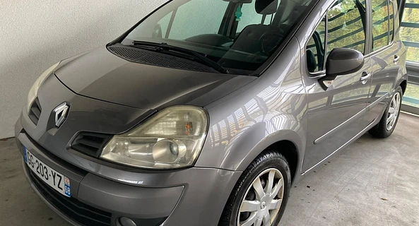 location-RENAULT-Saint-Louis-roadstr
