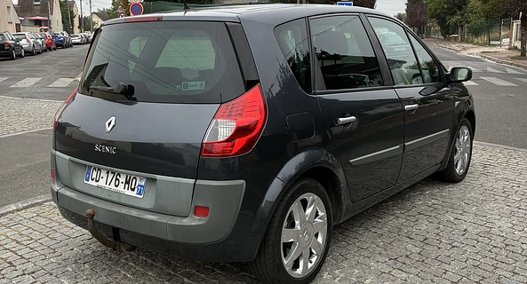 location-RENAULT-Les Pavillons-sous-Bois-roadstr