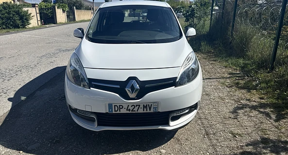 location-RENAULT-Marseille-roadstr
