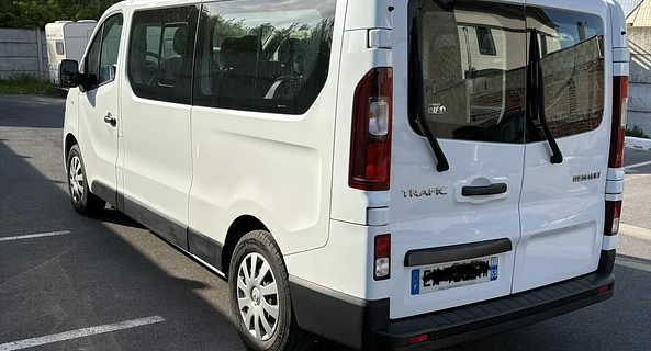 location-RENAULT-Courcelles-lès-Lens-roadstr