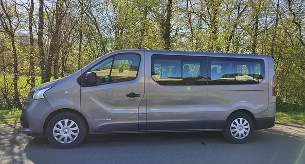 location-RENAULT-Martigné-sur-Mayenne-roadstr