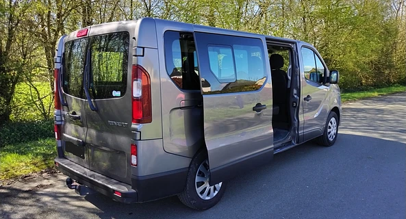 location-RENAULT-Martigné-sur-Mayenne-roadstr