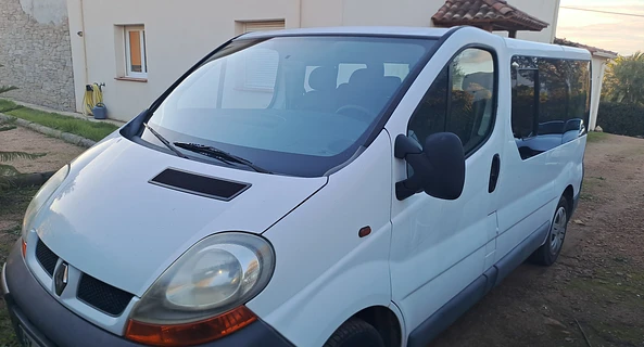 location-RENAULT-Ajaccio-roadstr