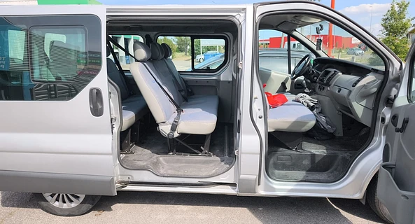 location-RENAULT-Avignon-roadstr
