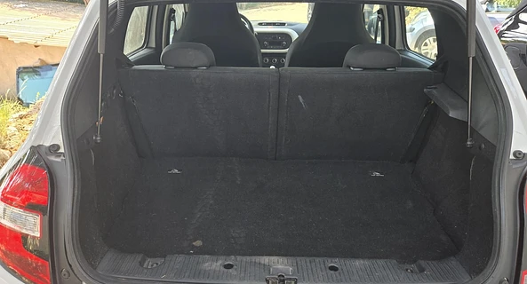 location-RENAULT-Carqueiranne-roadstr