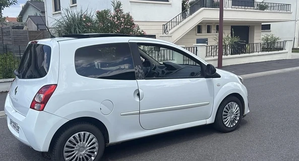 location-RENAULT-Thionville-roadstr