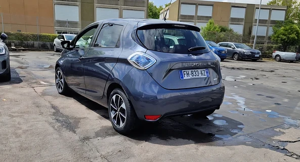 location-RENAULT-Vaulx-en-Velin-roadstr