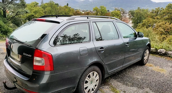 location-SKODA-Challes-les-Eaux-roadstr