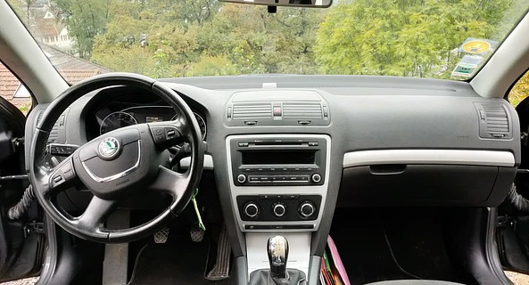 location-SKODA-Challes-les-Eaux-roadstr