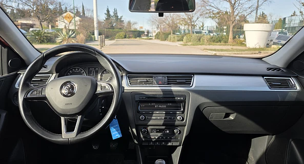 location-SKODA-Avignon-roadstr