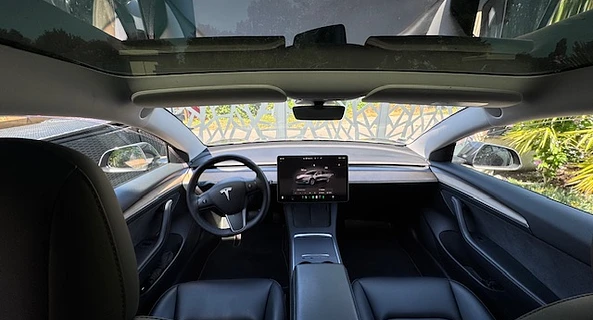 location-TESLA-Serris-roadstr