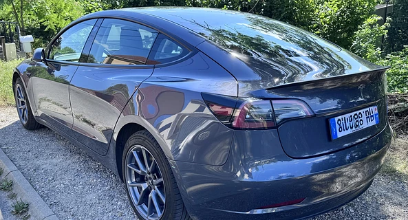 location-TESLA-Serris-roadstr