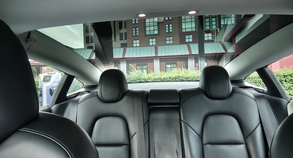 location-TESLA-Montreuil-aux-Lions-roadstr
