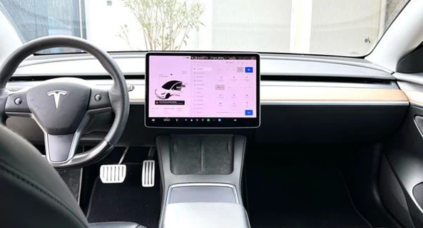 location-TESLA-Châtellerault-roadstr