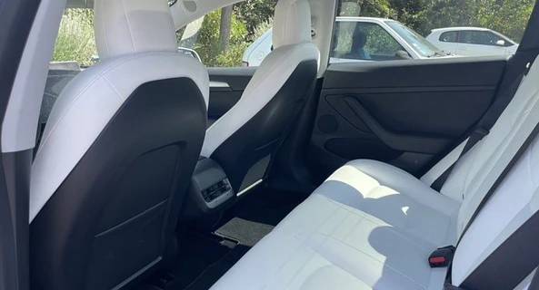 location-TESLA-Périgny-roadstr