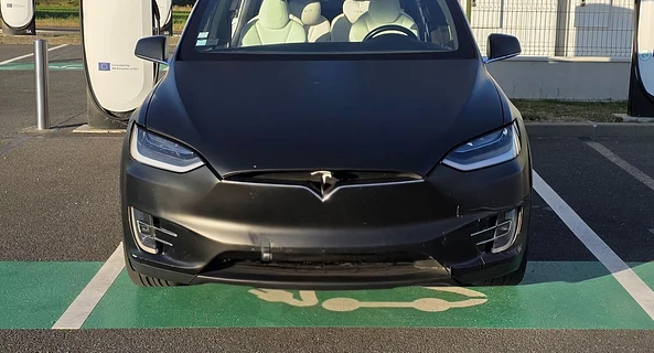 location-TESLA-Putanges-le-Lac-roadstr
