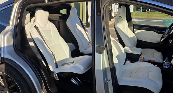 location-TESLA-Putanges-le-Lac-roadstr