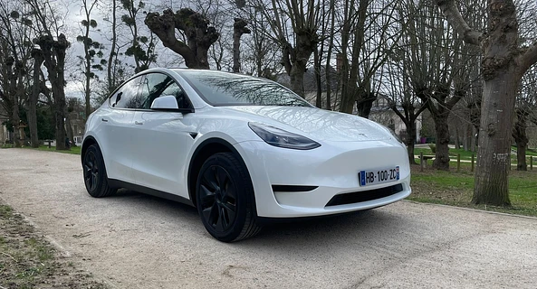 location-TESLA-Paris-roadstr