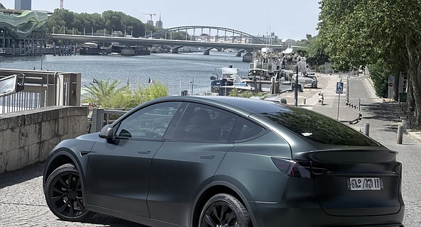 location-TESLA-Paris-roadstr