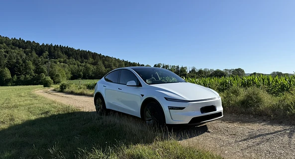 location-TESLA-Paris-roadstr