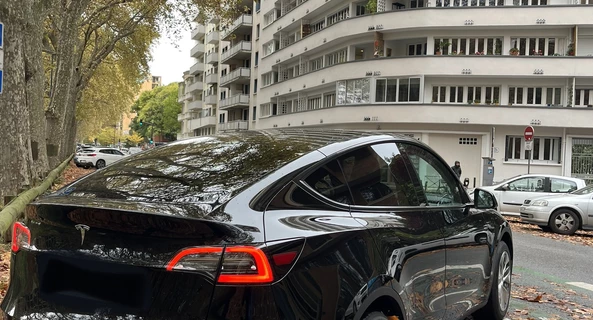 location-TESLA-Toulouse-roadstr