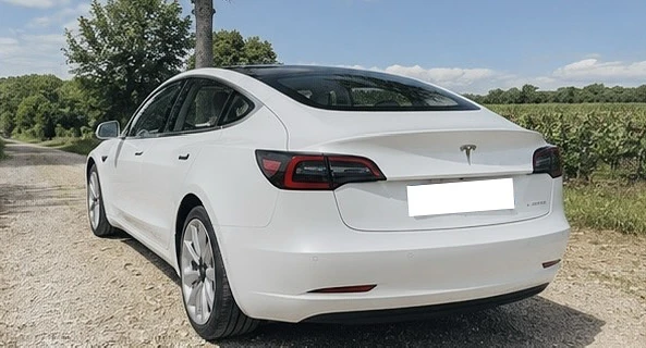 location-TESLA-Paris-roadstr