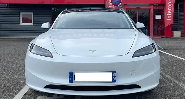 location-TESLA-Paris-roadstr