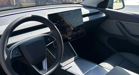 location-TESLA-Cabriès-roadstr