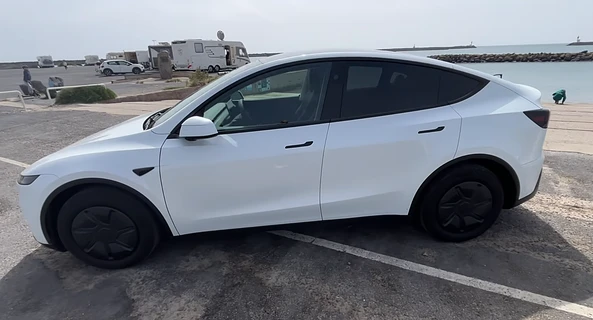 location-TESLA-Cherbourg-en-Cotentin-roadstr