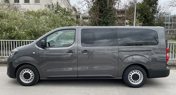 location-TOYOTA-Paris-roadstr