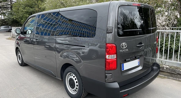 location-TOYOTA-Paris-roadstr