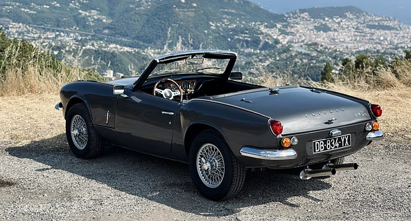 location-TRIUMPH-Nice-roadstr