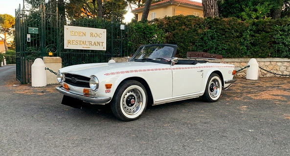 location-TRIUMPH-Cannes-roadstr