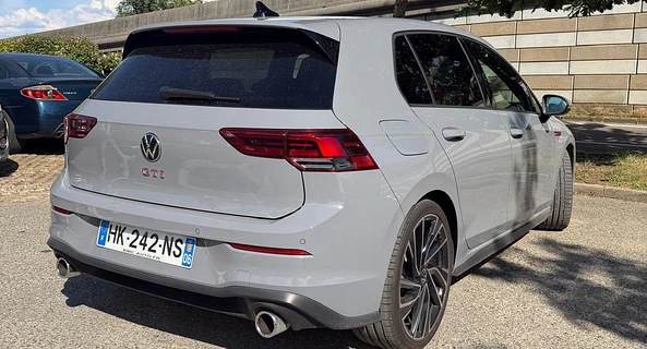 location-VOLKSWAGEN-Saint-Genis-Pouilly-roadstr