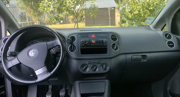 location-VOLKSWAGEN-Chevaigné-roadstr